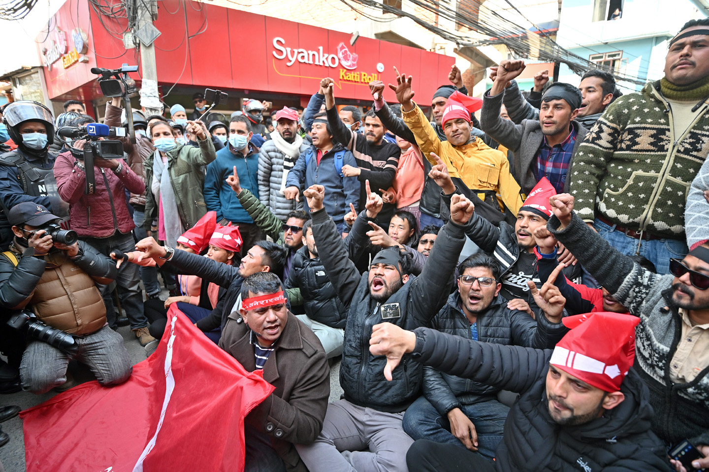 साताका सात तस्वीर